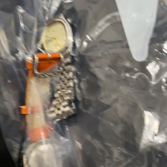 Watch - Picture 3 of 6